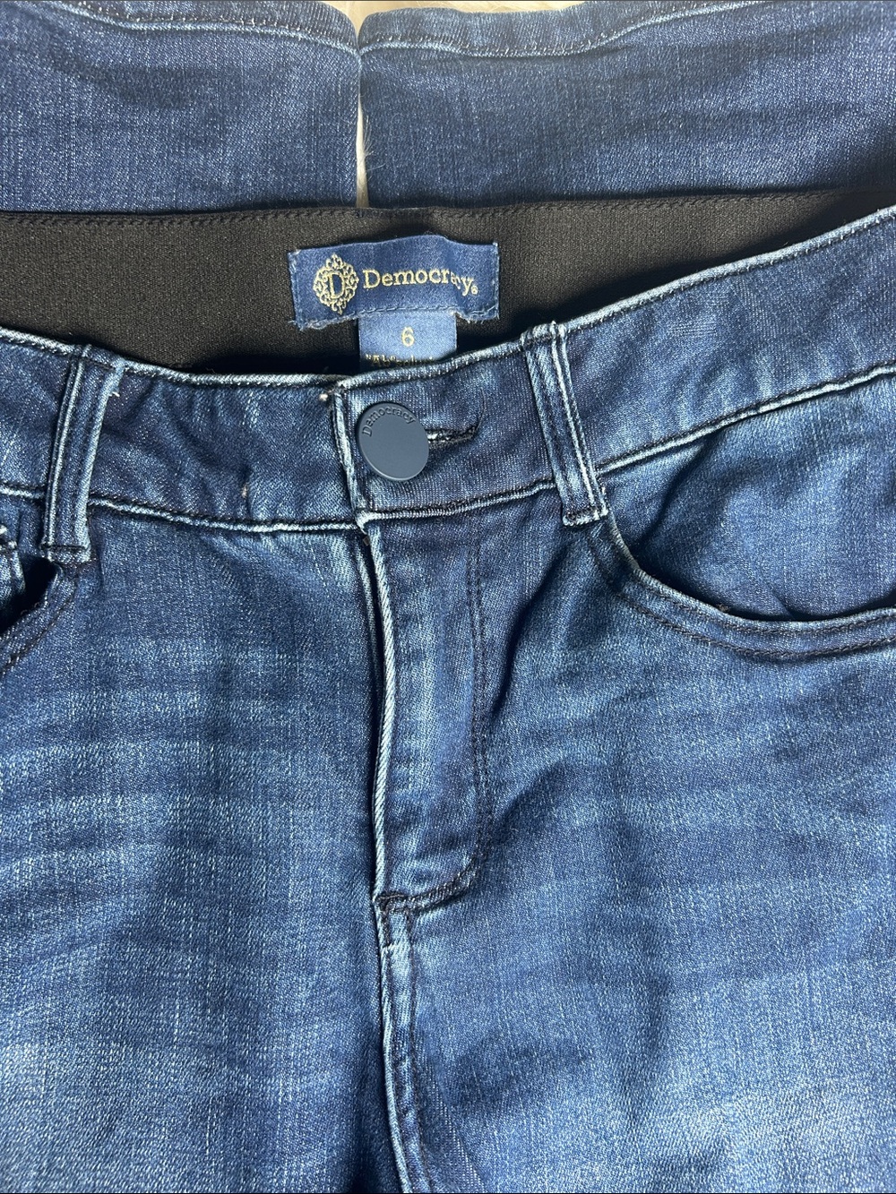 Democracy Jeans Women's Size 6 "Ab"solution Itty Bitty Bootcut Jeans